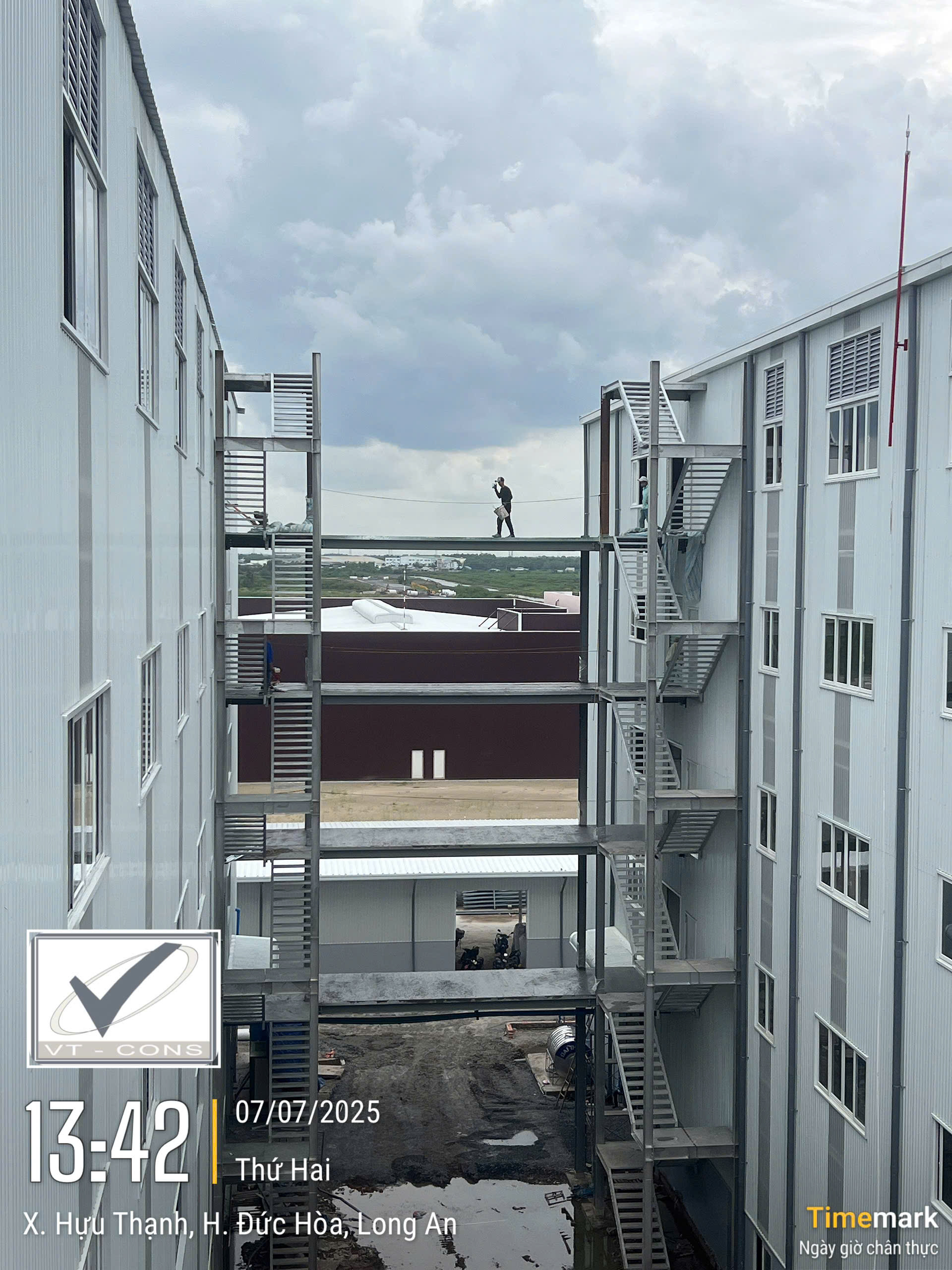 z6779986704281 c7d8b9046c8196f1ef51437b3853435a